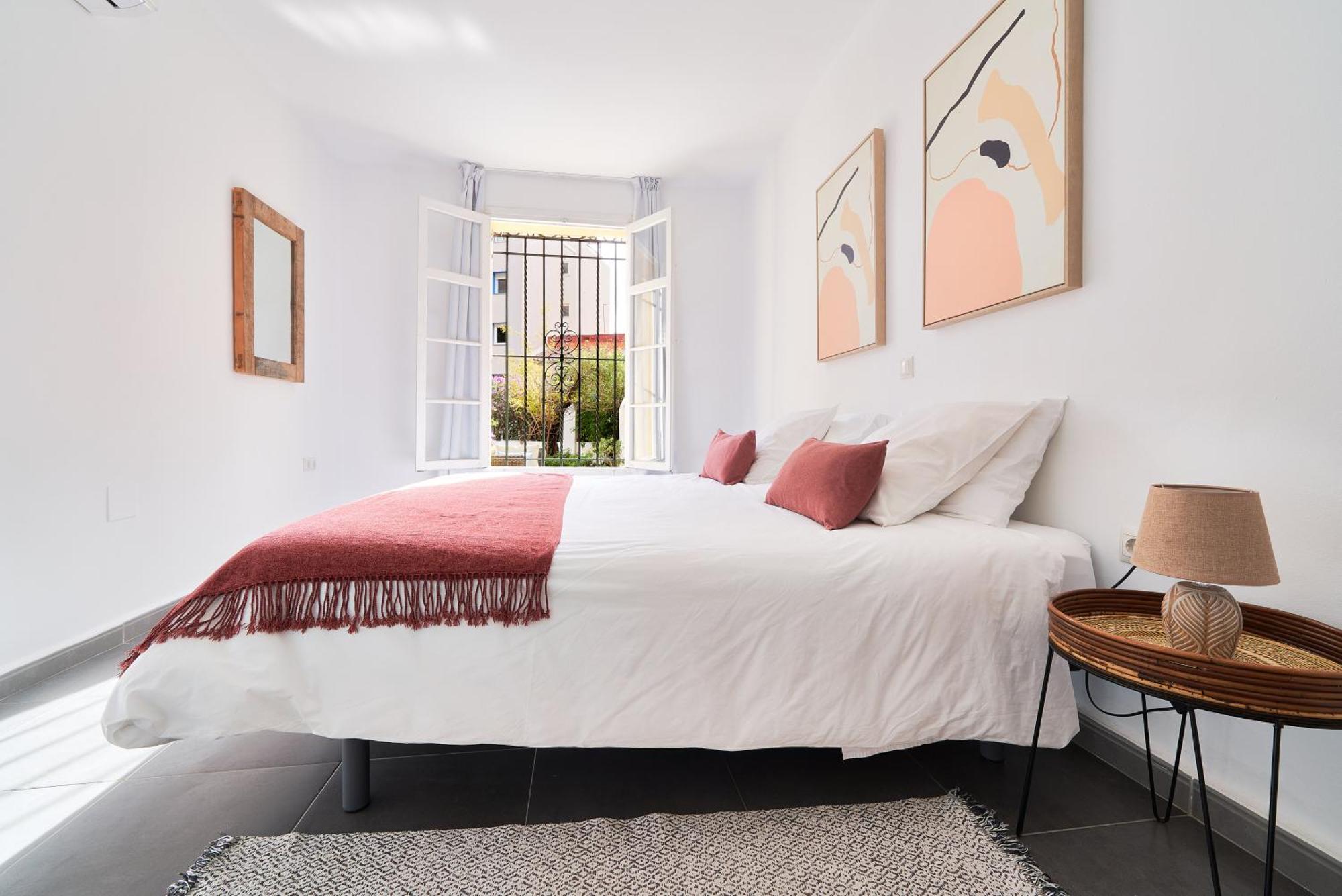 Villa Rosita Suites En Playa De La Malagueta Con Terraza Málaga Extérieur photo