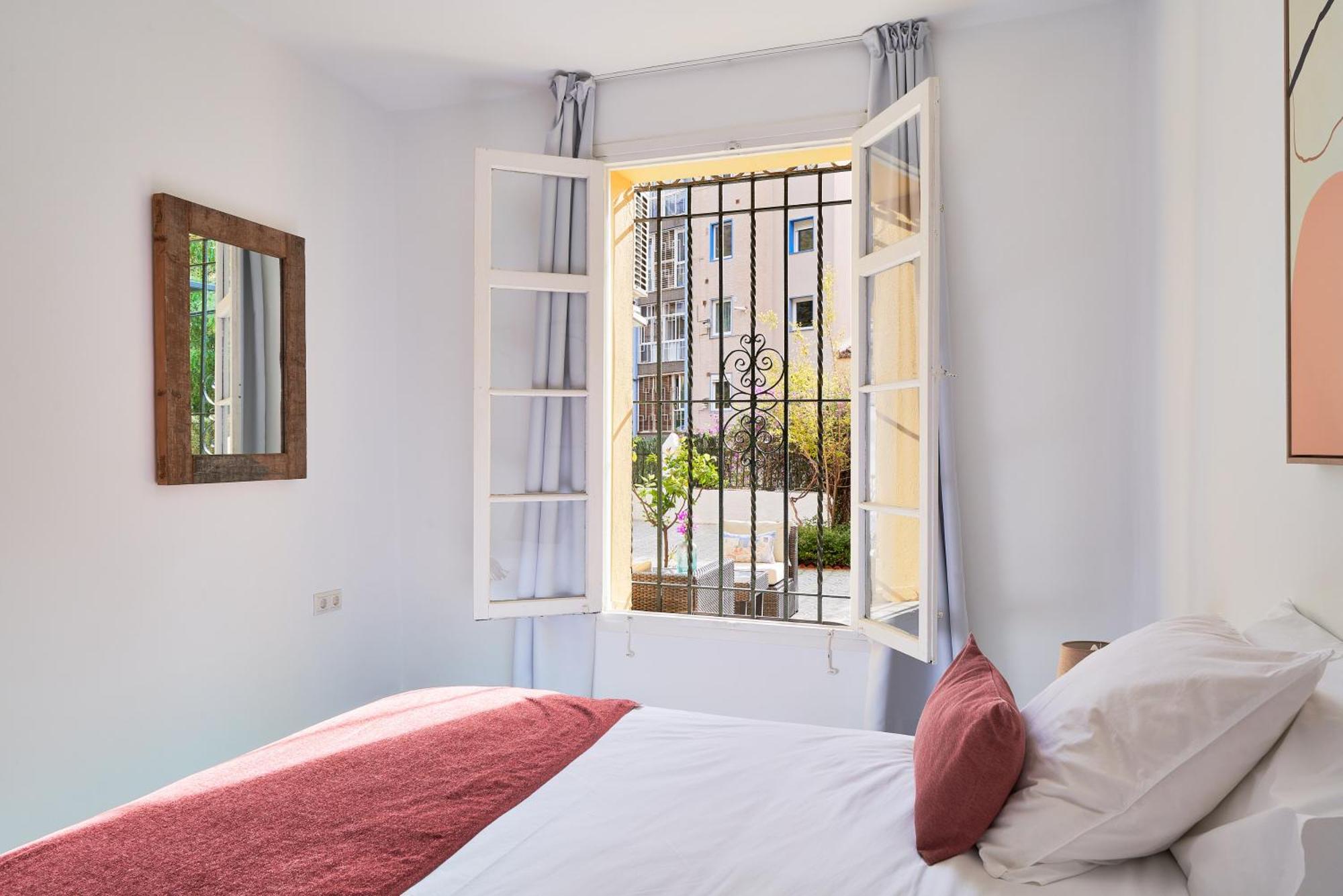 Villa Rosita Suites En Playa De La Malagueta Con Terraza Málaga Extérieur photo