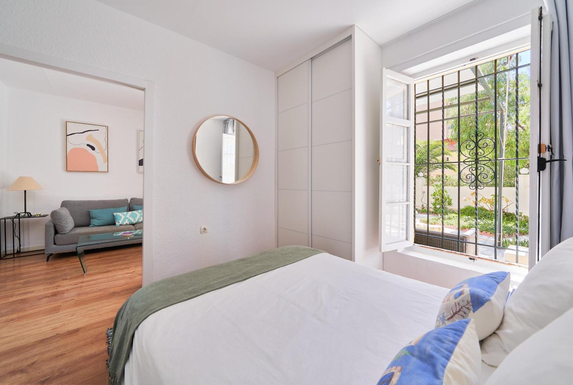 Villa Rosita Suites En Playa De La Malagueta Con Terraza Málaga Extérieur photo
