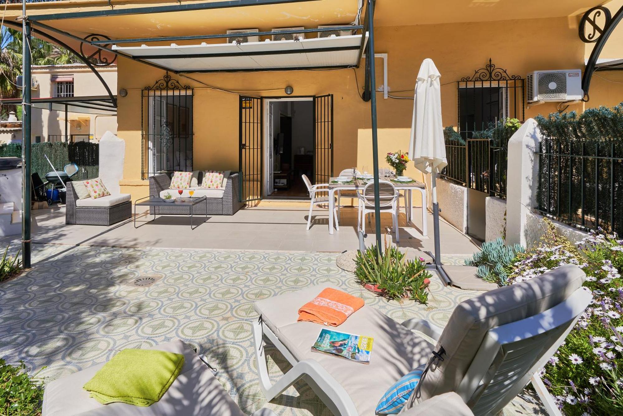 Villa Rosita Suites En Playa De La Malagueta Con Terraza Málaga Extérieur photo